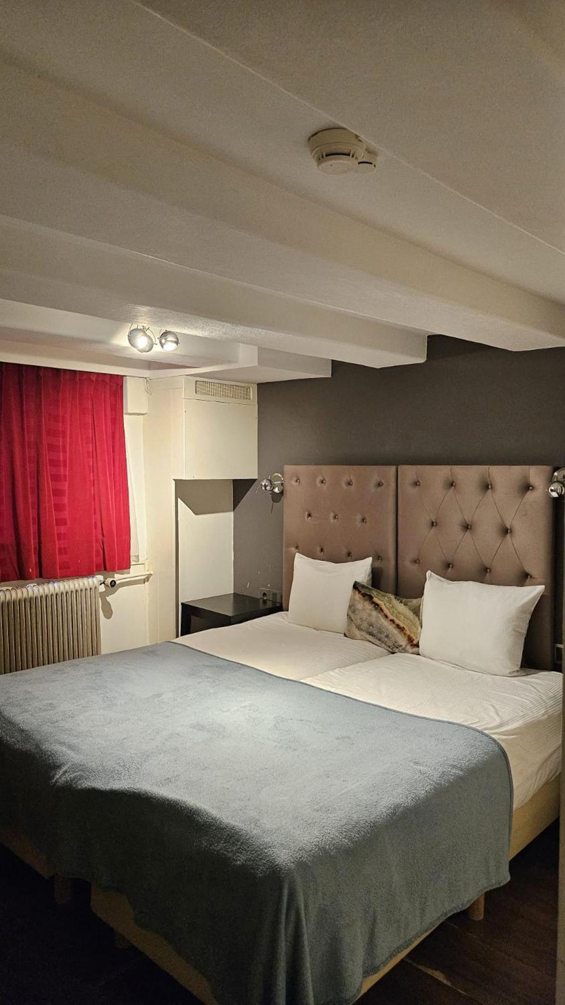 Quentin Golden Bear Hotel Амстердам Экстерьер фото